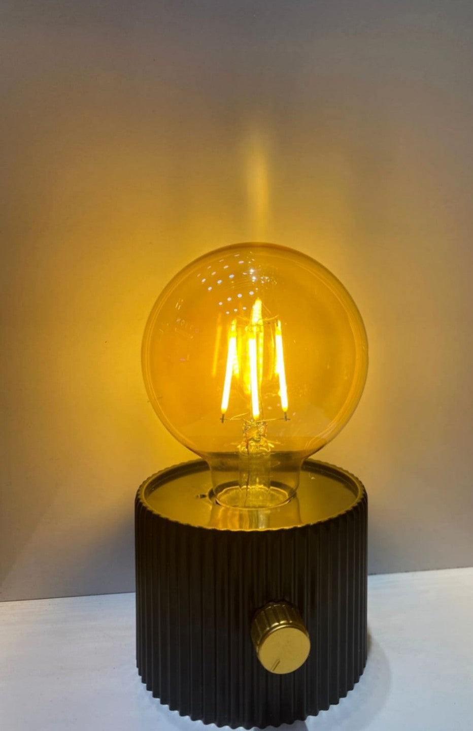 RECHARGEABLE LAMP